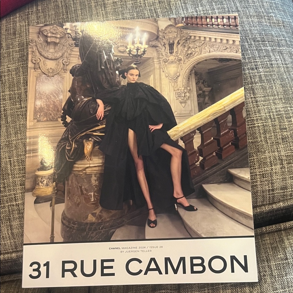 CHANEL Black Fashion magazine